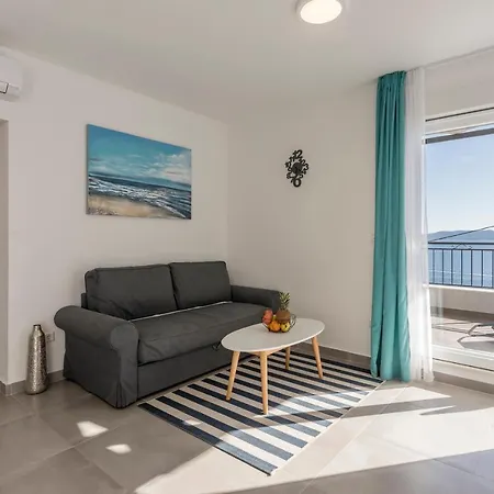 Maya Apartment *