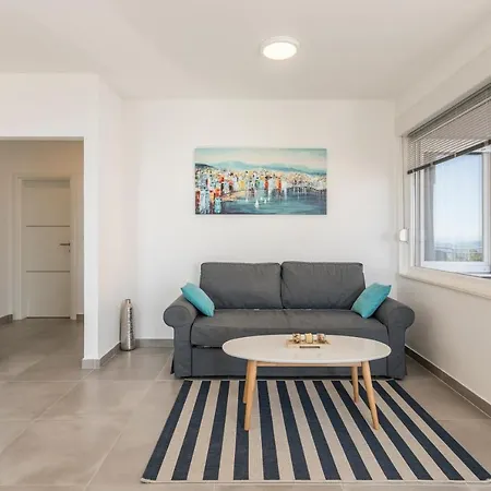 Apartment Maya *